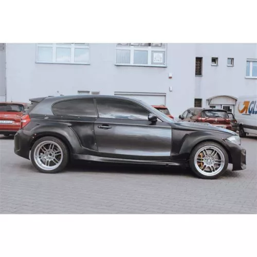 Bodykit BMW 1 E81 Right Skirt Royal