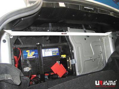 BMW Z4 E85 02+ UltraRacing 2-point rear upper Strutbar
