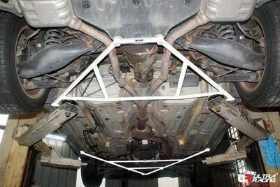 Mercedes SLK 200 04-11 2.0 UltraRacing 4Point rear lower Bar