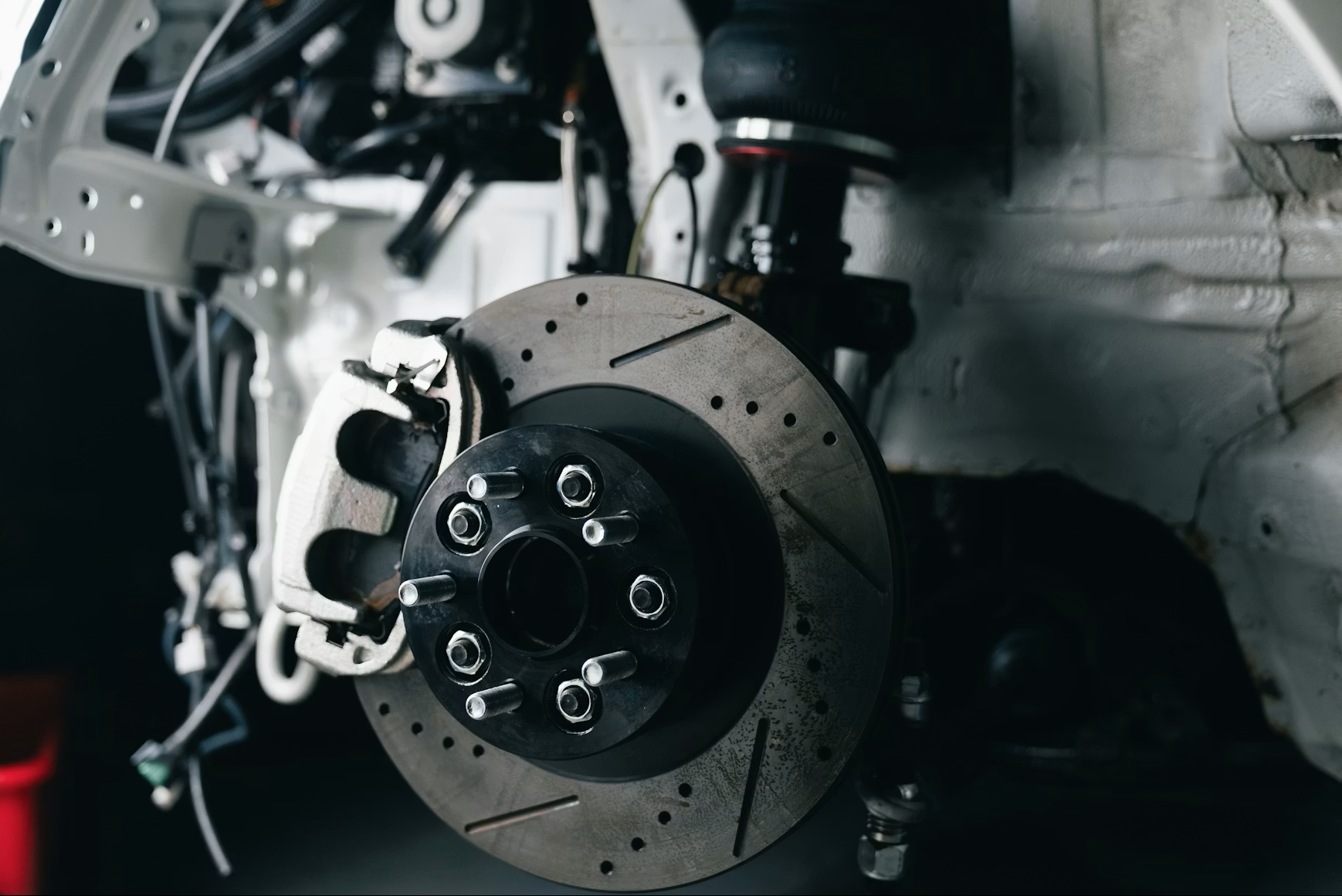 A plusz erő csak akkor érték, ha a fék, a hűtés és a futómű is fel van nőve hozzá.